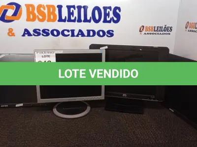 LOTE 248 - 05 MONITORES DIVERSOS. (NO ESTADO) ATENÇÃO! FAZER A VISITAÇÃO ANTES DE ARREMATAR, NÃO SABEMOS SE FUNCIONA. LEILÃO NÃO TEM GARANTIA E NEM DEVOLUÇÃO, SUJEITO A POSSÍVEIS AVARIAS VISÍVEIS/OCULTAS E/OU AUSÊNCIA DE COMPONENTES.