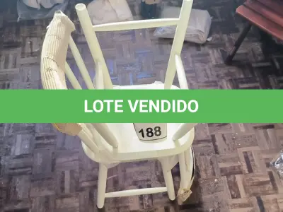 LOTE 188 - 02 CADEIRAS EM MADEIRA BRANCA (NOVO). (NO ESTADO) ATENÇÃO! FAZER A VISITAÇÃO ANTES DE ARREMATAR, NÃO SABEMOS SE FUNCIONA. LEILÃO NÃO TEM GARANTIA E NEM DEVOLUÇÃO, SUJEITO A POSSÍVEIS AVARIAS VISÍVEIS/OCULTAS E/OU AUSÊNCIA DE COMPONENTES.