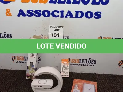 LOTE 101 - 01 SMART LIGHT SOUND, 01 CARRINHO DE PORTA DE MOVIMENTO, 01 EXTENSOR DE TORNEIRA E SUPORTE PARA CELULAR. (NO ESTADO) ATENÇÃO! FAZER A VISITAÇÃO ANTES DE ARREMATAR, NÃO SABEMOS SE FUNCIONA. LEILÃO NÃO TEM GARANTIA E NEM DEVOLUÇÃO, SUJEITO A POSSÍVEIS AVARIAS VISÍVEIS/OCULTAS E/OU AUSÊNCIA DE COMPONENTES.