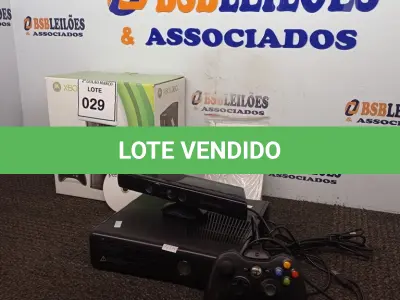 LOTE 029 - 01 CONSOLE DE XBOX 360 COM 01 CONTROLE E 01 KINECT.  (NO ESTADO) ATENÇÃO! FAZER A VISITAÇÃO ANTES DE ARREMATAR, NÃO SABEMOS SE FUNCIONA. LEILÃO NÃO TEM GARANTIA E NEM DEVOLUÇÃO, SUJEITO A POSSÍVEIS AVARIAS VISÍVEIS/OCULTAS E/OU AUSÊNCIA DE COMPONENTES.