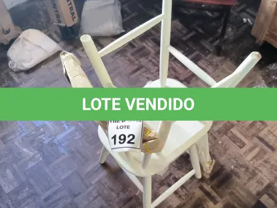 LOTE 192 - 02 CADEIRAS EM MADEIRA BRANCA (NOVO). (NO ESTADO) ATENÇÃO! FAZER A VISITAÇÃO ANTES DE ARREMATAR, NÃO SABEMOS SE FUNCIONA. LEILÃO NÃO TEM GARANTIA E NEM DEVOLUÇÃO, SUJEITO A POSSÍVEIS AVARIAS VISÍVEIS/OCULTAS E/OU AUSÊNCIA DE COMPONENTES.
