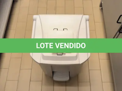 LOTE 200 - 01 LIXEIRA COM PEDAL. (NO ESTADO) ATENÇÃO! FAZER A VISITAÇÃO ANTES DE ARREMATAR, NÃO SABEMOS SE FUNCIONA. LEILÃO NÃO TEM GARANTIA E NEM DEVOLUÇÃO, SUJEITO A POSSÍVEIS AVARIAS VISÍVEIS/OCULTAS E/OU AUSÊNCIA DE COMPONENTES.