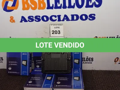 LOTE 203 - 05 REFLETORES DE LED AMBIENTES EXTERNOS 100W. (NOVO) (NO ESTADO) ATENÇÃO! FAZER A VISITAÇÃO ANTES DE ARREMATAR, NÃO SABEMOS SE FUNCIONA. LEILÃO NÃO TEM GARANTIA E NEM DEVOLUÇÃO, SUJEITO A POSSÍVEIS AVARIAS VISÍVEIS/OCULTAS E/OU AUSÊNCIA DE COMPONENTES.