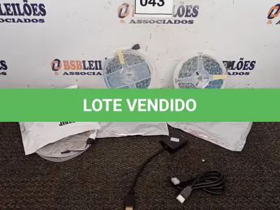 LOTE 043 - 03 FITAS DE LED RGB E 01 ADAPTADOR VGA PARA HDMI. (NO ESTADO) ATENÇÃO! FAZER A VISITAÇÃO ANTES DE ARREMATAR, NÃO SABEMOS SE FUNCIONA. LEILÃO NÃO TEM GARANTIA E NEM DEVOLUÇÃO, SUJEITO A POSSÍVEIS AVARIAS VISÍVEIS/OCULTAS E/OU AUSÊNCIA DE COMPONENTES.