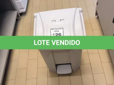 LOTE 126 - 01 LIXEIRA COM PEDAL. (NO ESTADO) ATENÇÃO! FAZER A VISITAÇÃO ANTES DE ARREMATAR, NÃO SABEMOS SE FUNCIONA. LEILÃO NÃO TEM GARANTIA E NEM DEVOLUÇÃO, SUJEITO A POSSÍVEIS AVARIAS VISÍVEIS/OCULTAS E/OU AUSÊNCIA DE COMPONENTES.