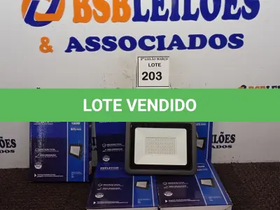 LOTE 203 - 05 REFLETORES DE LED AMBIENTES EXTERNOS 100W. (NOVO) (NO ESTADO) ATENÇÃO! FAZER A VISITAÇÃO ANTES DE ARREMATAR, NÃO SABEMOS SE FUNCIONA. LEILÃO NÃO TEM GARANTIA E NEM DEVOLUÇÃO, SUJEITO A POSSÍVEIS AVARIAS VISÍVEIS/OCULTAS E/OU AUSÊNCIA DE COMPONENTES.