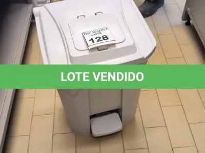 LOTE 128 - 01 LIXEIRA COM PEDAL. (NO ESTADO) ATENÇÃO! FAZER A VISITAÇÃO ANTES DE ARREMATAR, NÃO SABEMOS SE FUNCIONA. LEILÃO NÃO TEM GARANTIA E NEM DEVOLUÇÃO, SUJEITO A POSSÍVEIS AVARIAS VISÍVEIS/OCULTAS E/OU AUSÊNCIA DE COMPONENTES.