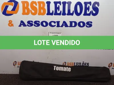 LOTE 176 - 01 TRIPÉ PARA CÂMERA TOMATE MTG-3016. (NO ESTADO) ATENÇÃO! FAZER A VISITAÇÃO ANTES DE ARREMATAR, NÃO SABEMOS SE FUNCIONA. LEILÃO NÃO TEM GARANTIA E NEM DEVOLUÇÃO, SUJEITO A POSSÍVEIS AVARIAS VISÍVEIS/OCULTAS E/OU AUSÊNCIA DE COMPONENTES.