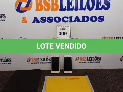 LOTE 009 - 01 TABLET POSITIVO E 02 CELULARES IPHONE COM AVARIA PARA RETIRADA DE PEÇAS. (NO ESTADO) ATENÇÃO! FAZER A VISITAÇÃO ANTES DE ARREMATAR, NÃO SABEMOS SE FUNCIONA. LEILÃO NÃO TEM GARANTIA E NEM DEVOLUÇÃO, SUJEITO A POSSÍVEIS AVARIAS VISÍVEIS/OCULTAS E/OU AUSÊNCIA DE COMPONENTES.