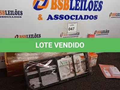 LOTE 047 - 01 LOTE COM SACOLAS PLÁSTICAS, EXTENSOR DE TORNEIRA, CARRILHO DE PORTA DE MOVIMENTO, SUPORTE PARA CELULAR, CAMPAINHA E 01 SAPATEIRA DESMONTADA.   (NO ESTADO) ATENÇÃO! FAZER A VISITAÇÃO ANTES DE ARREMATAR, NÃO SABEMOS SE FUNCIONA. LEILÃO NÃO TEM GARANTIA E NEM DEVOLUÇÃO, SUJEITO A POSSÍVEIS AVARIAS VISÍVEIS/OCULTAS E/OU AUSÊNCIA DE COMPONENTES.