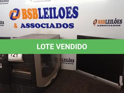LOTE 121 - 03 MONITORES SEM PÉ E 01 IMPRESSORA TÉRMICA PARA ETIQUETAS SEBRA ZM 400.  (NO ESTADO) ATENÇÃO! FAZER A VISITAÇÃO ANTES DE ARREMATAR, NÃO SABEMOS SE FUNCIONA. LEILÃO NÃO TEM GARANTIA E NEM DEVOLUÇÃO, SUJEITO A POSSÍVEIS AVARIAS VISÍVEIS/OCULTAS E/OU AUSÊNCIA DE COMPONENTES.