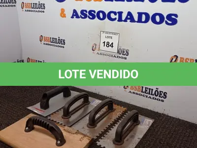 LOTE 184 - 01 DESEMPENADEIRA DE AÇO E 01 DESEMPENADEIRA DE MADEIRA.  (NO ESTADO) ATENÇÃO! FAZER A VISITAÇÃO ANTES DE ARREMATAR, NÃO SABEMOS SE FUNCIONA. LEILÃO NÃO TEM GARANTIA E NEM DEVOLUÇÃO, SUJEITO A POSSÍVEIS AVARIAS VISÍVEIS/OCULTAS E/OU AUSÊNCIA DE COMPONENTES.