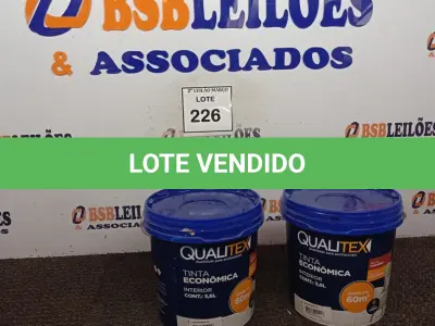 LOTE 226 - 02 BALDES TINTA QUALITEX 3,6L NA COR AREIA. (NO ESTADO) ATENÇÃO! FAZER A VISITAÇÃO ANTES DE ARREMATAR, NÃO SABEMOS SE FUNCIONA. LEILÃO NÃO TEM GARANTIA E NEM DEVOLUÇÃO, SUJEITO A POSSÍVEIS AVARIAS VISÍVEIS/OCULTAS E/OU AUSÊNCIA DE COMPONENTES.