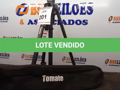 LOTE 201 - 01 TRIPÉ P/CÂMERA FOTOGRÁFICA MARCA TOMATE MODELO MTG-3016. (NO ESTADO) ATENÇÃO! FAZER A VISITAÇÃO ANTES DE ARREMATAR, NÃO SABEMOS SE FUNCIONA. LEILÃO NÃO TEM GARANTIA E NEM DEVOLUÇÃO, SUJEITO A POSSÍVEIS AVARIAS VISÍVEIS/OCULTAS E/OU AUSÊNCIA DE COMPONENTES.