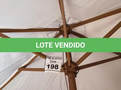 LOTE 198 - 01 OMBRELONE SEM BASE. (NO ESTADO) ATENÇÃO! FAZER A VISITAÇÃO ANTES DE ARREMATAR, NÃO SABEMOS SE FUNCIONA. LEILÃO NÃO TEM GARANTIA E NEM DEVOLUÇÃO, SUJEITO A POSSÍVEIS AVARIAS VISÍVEIS/OCULTAS E/OU AUSÊNCIA DE COMPONENTES.