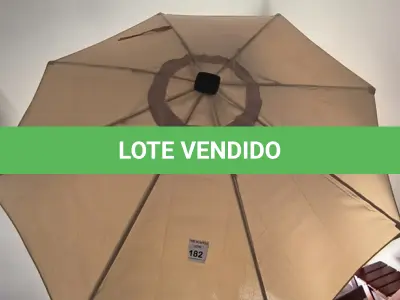 LOTE 182 - 01 OMBRELONE DE LED SEM A BASE.  (NO ESTADO) ATENÇÃO! FAZER A VISITAÇÃO ANTES DE ARREMATAR, NÃO SABEMOS SE FUNCIONA. LEILÃO NÃO TEM GARANTIA E NEM DEVOLUÇÃO, SUJEITO A POSSÍVEIS AVARIAS VISÍVEIS/OCULTAS E/OU AUSÊNCIA DE COMPONENTES.