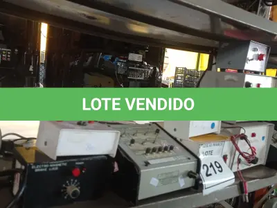 LOTE 219 - 01 LOTE COM MATERIAIS PARA LABORATÓRIO.  (NO ESTADO) ATENÇÃO! FAZER A VISITAÇÃO ANTES DE ARREMATAR, NÃO SABEMOS SE FUNCIONA. LEILÃO NÃO TEM GARANTIA E NEM DEVOLUÇÃO, SUJEITO A POSSÍVEIS AVARIAS VISÍVEIS/OCULTAS E/OU AUSÊNCIA DE COMPONENTES.