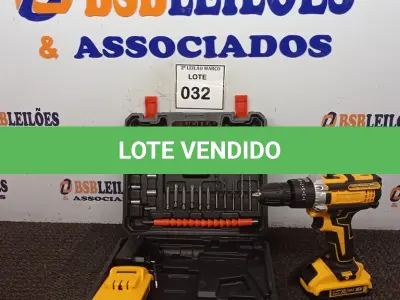 LOTE 032 - 01 MALETA COM PARAFUSADEIRA COM 02 BATERIAS E ACESSÓRIOS. (NO ESTADO) ATENÇÃO! FAZER A VISITAÇÃO ANTES DE ARREMATAR, NÃO SABEMOS SE FUNCIONA. LEILÃO NÃO TEM GARANTIA E NEM DEVOLUÇÃO, SUJEITO A POSSÍVEIS AVARIAS VISÍVEIS/OCULTAS E/OU AUSÊNCIA DE COMPONENTES.