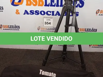 LOTE 354 - 01 TRIPÉ PARA CÂMERA TOMATE MTG-3016. (NO ESTADO) ATENÇÃO! FAZER A VISITAÇÃO ANTES DE ARREMATAR, NÃO SABEMOS SE FUNCIONA. LEILÃO NÃO TEM GARANTIA E NEM DEVOLUÇÃO, SUJEITO A POSSÍVEIS AVARIAS VISÍVEIS/OCULTAS E/OU AUSÊNCIA DE COMPONENTES.