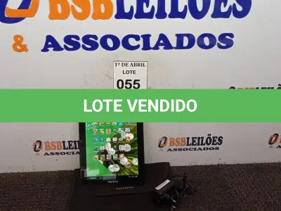 LOTE 055 - 01 TABLET POSITIVO COM BOLSA. (NO ESTADO) ATENÇÃO! FAZER A VISITAÇÃO ANTES DE ARREMATAR, NÃO SABEMOS SE FUNCIONA. LEILÃO NÃO TEM GARANTIA E NEM DEVOLUÇÃO, SUJEITO A POSSÍVEIS AVARIAS VISÍVEIS/OCULTAS E/OU AUSÊNCIA DE COMPONENTES.