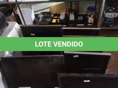 LOTE 283 - 07 MONITORES DIVERSOS. (NO ESTADO) ATENÇÃO! FAZER A VISITAÇÃO ANTES DE ARREMATAR, NÃO SABEMOS SE FUNCIONA. LEILÃO NÃO TEM GARANTIA E NEM DEVOLUÇÃO, SUJEITO A POSSÍVEIS AVARIAS VISÍVEIS/OCULTAS E/OU AUSÊNCIA DE COMPONENTES.