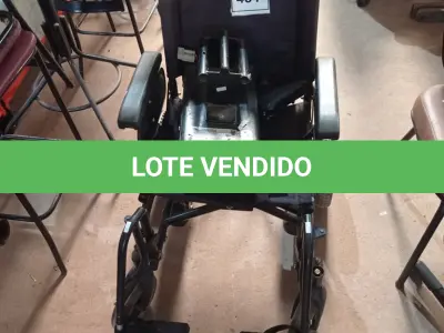 LOTE 434 - 01 CADEIRA DE RODAS ELÉTRICA. (NO ESTADO) ATENÇÃO! FAZER A VISITAÇÃO ANTES DE ARREMATAR, NÃO SABEMOS SE FUNCIONA. LEILÃO NÃO TEM GARANTIA E NEM DEVOLUÇÃO, SUJEITO A POSSÍVEIS AVARIAS VISÍVEIS/OCULTAS E/OU AUSÊNCIA DE COMPONENTES.