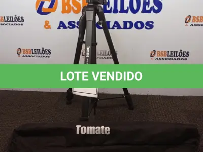LOTE 328 - 01 TRIPÉ PARA CÂMERA TOMATE MTG-3016. (NO ESTADO) ATENÇÃO! FAZER A VISITAÇÃO ANTES DE ARREMATAR, NÃO SABEMOS SE FUNCIONA. LEILÃO NÃO TEM GARANTIA E NEM DEVOLUÇÃO, SUJEITO A POSSÍVEIS AVARIAS VISÍVEIS/OCULTAS E/OU AUSÊNCIA DE COMPONENTES.