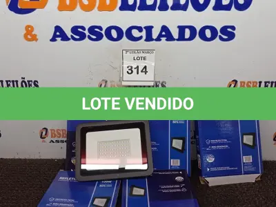LOTE 314 - 05 REFLETORES LED PARA AMBIENTES EXTERNOS 100W. (NOVO) (NO ESTADO) ATENÇÃO! FAZER A VISITAÇÃO ANTES DE ARREMATAR, NÃO SABEMOS SE FUNCIONA. LEILÃO NÃO TEM GARANTIA E NEM DEVOLUÇÃO, SUJEITO A POSSÍVEIS AVARIAS VISÍVEIS/OCULTAS E/OU AUSÊNCIA DE COMPONENTES.