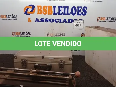 LOTE 401 - 01 CAIXA P/ FERRAMENTA EM MADEIRA E 01 MALA ESTILO CONSOLE C/01 MONITOR MARCA SAMSUNG E 01 RISCADOR DE CERÂMICAS. (NO ESTADO) ATENÇÃO! FAZER A VISITAÇÃO ANTES DE ARREMATAR, NÃO SABEMOS SE FUNCIONA. LEILÃO NÃO TEM GARANTIA E NEM DEVOLUÇÃO, SUJEITO A POSSÍVEIS AVARIAS VISÍVEIS/OCULTAS E/OU AUSÊNCIA DE COMPONENTES.