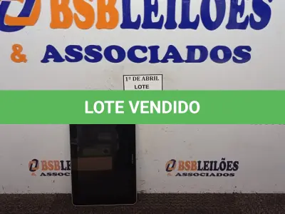 LOTE 012 - 01 TABLET SAMSUNG. (NO ESTADO) ATENÇÃO! FAZER A VISITAÇÃO ANTES DE ARREMATAR, NÃO SABEMOS SE FUNCIONA. LEILÃO NÃO TEM GARANTIA E NEM DEVOLUÇÃO, SUJEITO A POSSÍVEIS AVARIAS VISÍVEIS/OCULTAS E/OU AUSÊNCIA DE COMPONENTES.
