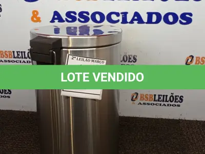 LOTE 357 - 01 LIXEIRA EM INOX COM PEDAL CAPACIDADE 12L. (NOVA). (NO ESTADO) ATENÇÃO! FAZER A VISITAÇÃO ANTES DE ARREMATAR, NÃO SABEMOS SE FUNCIONA. LEILÃO NÃO TEM GARANTIA E NEM DEVOLUÇÃO, SUJEITO A POSSÍVEIS AVARIAS VISÍVEIS/OCULTAS E/OU AUSÊNCIA DE COMPONENTES.