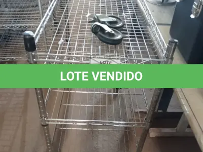 LOTE 447 - 01 CARRINHO DE FERRO P/TRANSPORTE C/03 BANDEJAS.  (NO ESTADO) ATENÇÃO! FAZER A VISITAÇÃO ANTES DE ARREMATAR, NÃO SABEMOS SE FUNCIONA. LEILÃO NÃO TEM GARANTIA E NEM DEVOLUÇÃO, SUJEITO A POSSÍVEIS AVARIAS VISÍVEIS/OCULTAS E/OU AUSÊNCIA DE COMPONENTES.