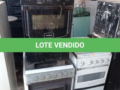 LOTE 483 - 03 FOGÕES A GÁS MARCAS E MODELOS DIVERSOS C/04 BOCAS CADA E AVARIAS. (NO ESTADO) ATENÇÃO! FAZER A VISITAÇÃO ANTES DE ARREMATAR, NÃO SABEMOS SE FUNCIONA. LEILÃO NÃO TEM GARANTIA E NEM DEVOLUÇÃO, SUJEITO A POSSÍVEIS AVARIAS VISÍVEIS/OCULTAS E/OU AUSÊNCIA DE COMPONENTES.