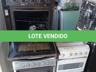 LOTE 483 - 03 FOGÕES A GÁS MARCAS E MODELOS DIVERSOS C/04 BOCAS CADA E AVARIAS. (NO ESTADO) ATENÇÃO! FAZER A VISITAÇÃO ANTES DE ARREMATAR, NÃO SABEMOS SE FUNCIONA. LEILÃO NÃO TEM GARANTIA E NEM DEVOLUÇÃO, SUJEITO A POSSÍVEIS AVARIAS VISÍVEIS/OCULTAS E/OU AUSÊNCIA DE COMPONENTES.