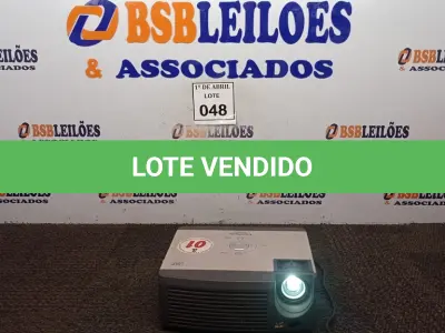LOTE 048 - 01 PROJETOR VIEW SONIC. (NO ESTADO) ATENÇÃO! FAZER A VISITAÇÃO ANTES DE ARREMATAR, NÃO SABEMOS SE FUNCIONA. LEILÃO NÃO TEM GARANTIA E NEM DEVOLUÇÃO, SUJEITO A POSSÍVEIS AVARIAS VISÍVEIS/OCULTAS E/OU AUSÊNCIA DE COMPONENTES.