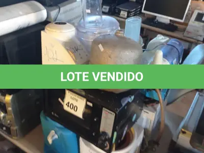 LOTE 400 - 01 MICRO-ONDAS MARCA ELECTROLUX C/PRATO, 01 FORNO MARCA COMPACT, 02 BASES DE FILTRO P/GARRAFÃO, 01 FOGÃO DE MESA 02 BOCAS E UTENSÍLIOS DIVERSOS. (NO ESTADO) ATENÇÃO! FAZER A VISITAÇÃO ANTES DE ARREMATAR, NÃO SABEMOS SE FUNCIONA. LEILÃO NÃO TEM GARANTIA E NEM DEVOLUÇÃO, SUJEITO A POSSÍVEIS AVARIAS VISÍVEIS/OCULTAS E/OU AUSÊNCIA DE COMPONENTES.