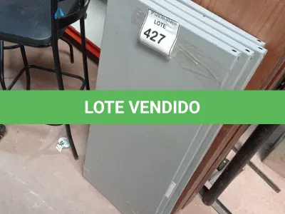 LOTE 427 - 04 PRATELEIRAS PARA ESTANTE DE AÇO. (NO ESTADO) ATENÇÃO! FAZER A VISITAÇÃO ANTES DE ARREMATAR, NÃO SABEMOS SE FUNCIONA. LEILÃO NÃO TEM GARANTIA E NEM DEVOLUÇÃO, SUJEITO A POSSÍVEIS AVARIAS VISÍVEIS/OCULTAS E/OU AUSÊNCIA DE COMPONENTES.