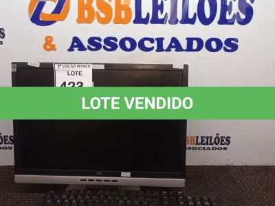 LOTE 423 -  01 MONITOR AOC COM TECLADO. (NO ESTADO) ATENÇÃO! FAZER A VISITAÇÃO ANTES DE ARREMATAR, NÃO SABEMOS SE FUNCIONA. LEILÃO NÃO TEM GARANTIA E NEM DEVOLUÇÃO, SUJEITO A POSSÍVEIS AVARIAS VISÍVEIS/OCULTAS E/OU AUSÊNCIA DE COMPONENTES.