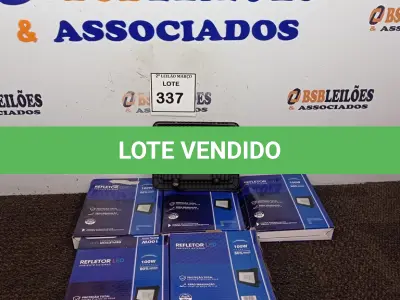 LOTE 337 - 05 REFLETORES DE LED AMBIENTE EXTERNO 100W CADA. (NOVO). (NO ESTADO) ATENÇÃO! FAZER A VISITAÇÃO ANTES DE ARREMATAR, NÃO SABEMOS SE FUNCIONA. LEILÃO NÃO TEM GARANTIA E NEM DEVOLUÇÃO, SUJEITO A POSSÍVEIS AVARIAS VISÍVEIS/OCULTAS E/OU AUSÊNCIA DE COMPONENTES.
