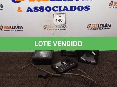 LOTE 440 - 03 LEITORES DE CÓDIGO DE BARRAS P/ MESA E 01 RELÓGIO DE PONTO. (NO ESTADO) ATENÇÃO! FAZER A VISITAÇÃO ANTES DE ARREMATAR, NÃO SABEMOS SE FUNCIONA. LEILÃO NÃO TEM GARANTIA E NEM DEVOLUÇÃO, SUJEITO A POSSÍVEIS AVARIAS VISÍVEIS/OCULTAS E/OU AUSÊNCIA DE COMPONENTES.