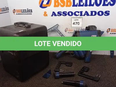 LOTE 470 - 02 RADARES VEICULAR E 01 MALETA COM BATERIA. (NO ESTADO) ATENÇÃO! FAZER A VISITAÇÃO ANTES DE ARREMATAR, NÃO SABEMOS SE FUNCIONA. LEILÃO NÃO TEM GARANTIA E NEM DEVOLUÇÃO, SUJEITO A POSSÍVEIS AVARIAS VISÍVEIS/OCULTAS E/OU AUSÊNCIA DE COMPONENTES.