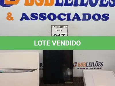 LOTE 017 - 01 IPAD 16GB. (NO ESTADO) ATENÇÃO! FAZER A VISITAÇÃO ANTES DE ARREMATAR, NÃO SABEMOS SE FUNCIONA. LEILÃO NÃO TEM GARANTIA E NEM DEVOLUÇÃO, SUJEITO A POSSÍVEIS AVARIAS VISÍVEIS/OCULTAS E/OU AUSÊNCIA DE COMPONENTES.