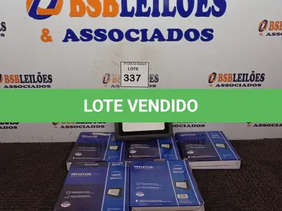 LOTE 337 - 05 REFLETORES DE LED AMBIENTE EXTERNO 100W CADA. (NOVO). (NO ESTADO) ATENÇÃO! FAZER A VISITAÇÃO ANTES DE ARREMATAR, NÃO SABEMOS SE FUNCIONA. LEILÃO NÃO TEM GARANTIA E NEM DEVOLUÇÃO, SUJEITO A POSSÍVEIS AVARIAS VISÍVEIS/OCULTAS E/OU AUSÊNCIA DE COMPONENTES.