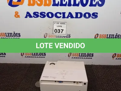 LOTE 037 - 01 PROJETOR MARCA SANYO. (NO ESTADO) ATENÇÃO! FAZER A VISITAÇÃO ANTES DE ARREMATAR, NÃO SABEMOS SE FUNCIONA. LEILÃO NÃO TEM GARANTIA E NEM DEVOLUÇÃO, SUJEITO A POSSÍVEIS AVARIAS VISÍVEIS/OCULTAS E/OU AUSÊNCIA DE COMPONENTES.