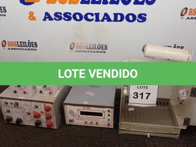 LOTE 317 - 01 APARELHO DE LABORATÓRIO E 01 FREQUENCÍMETRO DIGITAL.   (NO ESTADO) ATENÇÃO! FAZER A VISITAÇÃO ANTES DE ARREMATAR, NÃO SABEMOS SE FUNCIONA. LEILÃO NÃO TEM GARANTIA E NEM DEVOLUÇÃO, SUJEITO A POSSÍVEIS AVARIAS VISÍVEIS/OCULTAS E/OU AUSÊNCIA DE COMPONENTES.