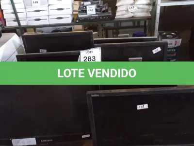 LOTE 283 - 07 MONITORES DIVERSOS. (NO ESTADO) ATENÇÃO! FAZER A VISITAÇÃO ANTES DE ARREMATAR, NÃO SABEMOS SE FUNCIONA. LEILÃO NÃO TEM GARANTIA E NEM DEVOLUÇÃO, SUJEITO A POSSÍVEIS AVARIAS VISÍVEIS/OCULTAS E/OU AUSÊNCIA DE COMPONENTES.