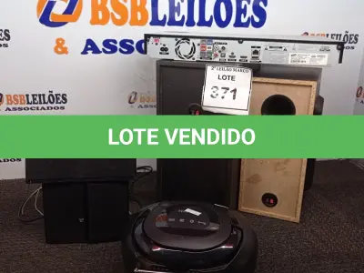 LOTE 371 - 01 MICRO SYSTEM MARCA MONDIAL, 01 HOME-THEATER MARCA SAMSUNG E O1 CAIXA DE SOM PASSIVA MARCA LG. (NO ESTADO) ATENÇÃO! FAZER A VISITAÇÃO ANTES DE ARREMATAR, NÃO SABEMOS SE FUNCIONA. LEILÃO NÃO TEM GARANTIA E NEM DEVOLUÇÃO, SUJEITO A POSSÍVEIS AVARIAS VISÍVEIS/OCULTAS E/OU AUSÊNCIA DE COMPONENTES.
