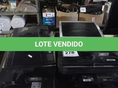 LOTE 278 - 01 LOTE COM MONITORES DIVERSOS PARA RETIRADA DE PEÇAS. (NO ESTADO) ATENÇÃO! FAZER A VISITAÇÃO ANTES DE ARREMATAR, NÃO SABEMOS SE FUNCIONA. LEILÃO NÃO TEM GARANTIA E NEM DEVOLUÇÃO, SUJEITO A POSSÍVEIS AVARIAS VISÍVEIS/OCULTAS E/OU AUSÊNCIA DE COMPONENTES.
