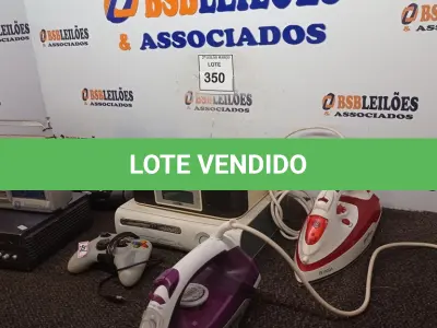 LOTE 350 - 01 VÍDEO GAME XBOX COM CONTROLE, RÁDIOS AUTOMOTIVOS E FERRO DE PASSAR ROUPAS. (NO ESTADO) ATENÇÃO! FAZER A VISITAÇÃO ANTES DE ARREMATAR, NÃO SABEMOS SE FUNCIONA. LEILÃO NÃO TEM GARANTIA E NEM DEVOLUÇÃO, SUJEITO A POSSÍVEIS AVARIAS VISÍVEIS/OCULTAS E/OU AUSÊNCIA DE COMPONENTES.