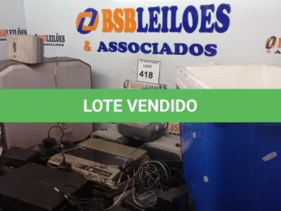 LOTE 418 - 01 TOCA FITAS PORTÁTIL MARCA SANYO E VÁRIAS CAIXAS DE SOM E ELETRÔNICOS MARCAS E MODELOS DIVERSOS. (NO ESTADO) ATENÇÃO! FAZER A VISITAÇÃO ANTES DE ARREMATAR, NÃO SABEMOS SE FUNCIONA. LEILÃO NÃO TEM GARANTIA E NEM DEVOLUÇÃO, SUJEITO A POSSÍVEIS AVARIAS VISÍVEIS/OCULTAS E/OU AUSÊNCIA DE COMPONENTES.
